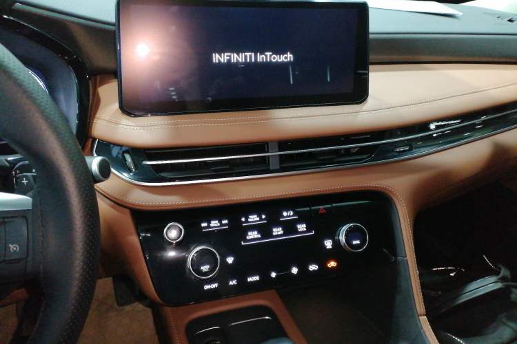 Used Infiniti QX60 2024 2.0T Enjoyment Edition Audio And AC Panel