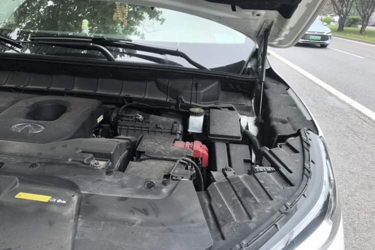 Used Infiniti QX60 2024 2.0T Four-Wheel Drive Luxury Edition Engine Bay Left