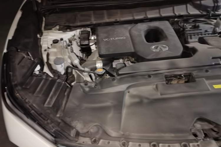 Used Infiniti QX60 2024 2.0T Four-Wheel Drive Luxury Edition Engine Bay Right