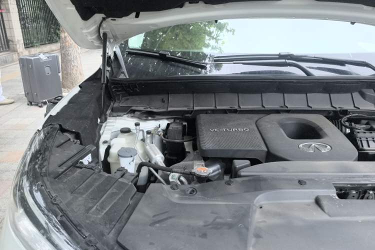 Used Infiniti QX60 2024 2.0T Four-Wheel Drive Luxury Edition Engine Bay Right