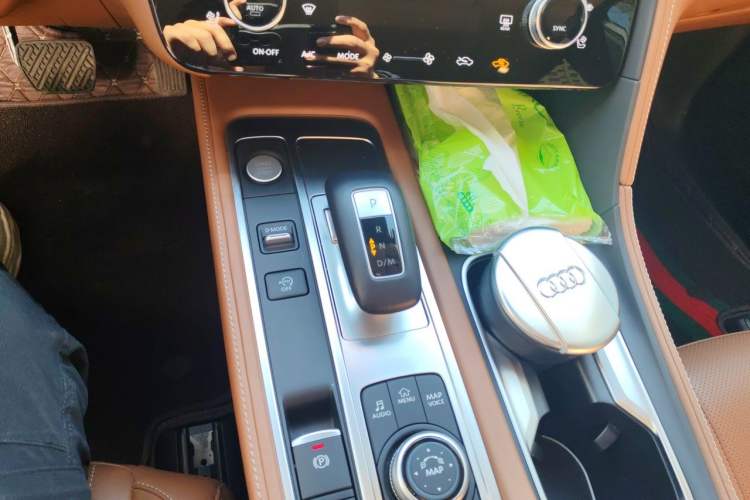 Used Infiniti QX60 2024 2.0T Four-Wheel Drive Luxury Edition Gear Lever