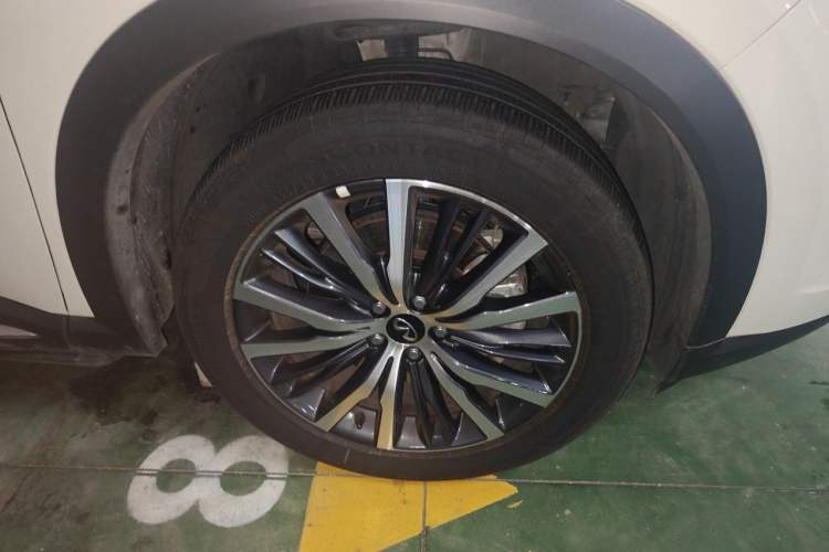 Used Infiniti QX60 2024 2.0T Four-Wheel Drive Flagship Edition Right Front Wheel Hub