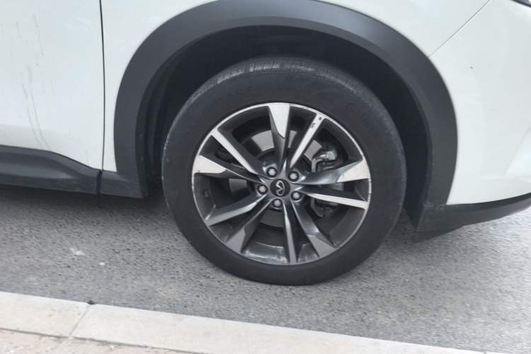 Used Infiniti QX60 2024 2.0T Four-Wheel Drive Luxury Edition Right Front Wheel Hub