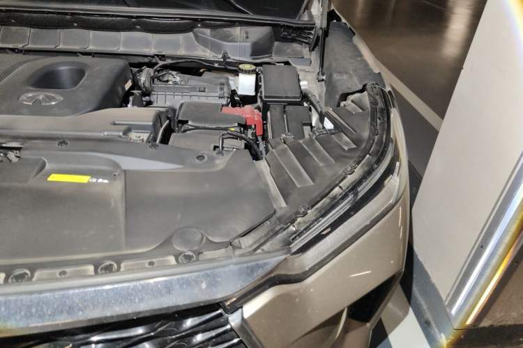 Used Infiniti QX60 2024 2.0T Four-Wheel Drive Luxury Edition Engine Bay Left
