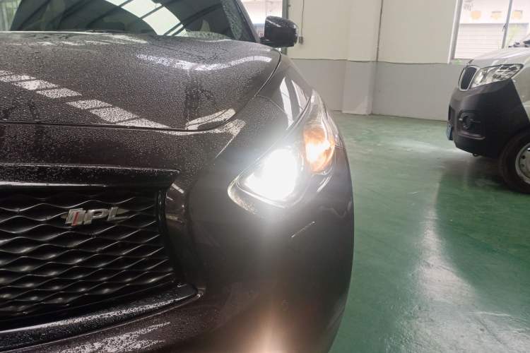 Used Infiniti QX70 2015 3.7L Shadow Edition Left Front Headlight