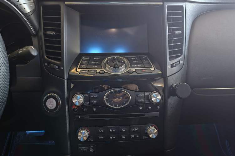 Used Infiniti QX70 2013 3.7L Standard Edition Audio And AC Panel