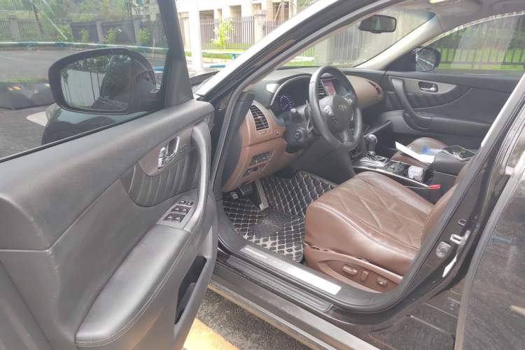 Used Infiniti QX70 2013 3.7L Standard Edition Driver Seat