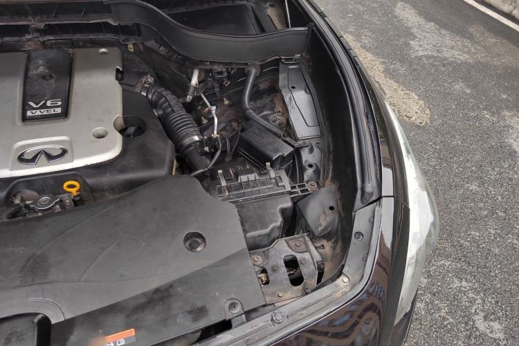 Used Infiniti QX70 2013 3.7L Standard Edition Engine Bay Left