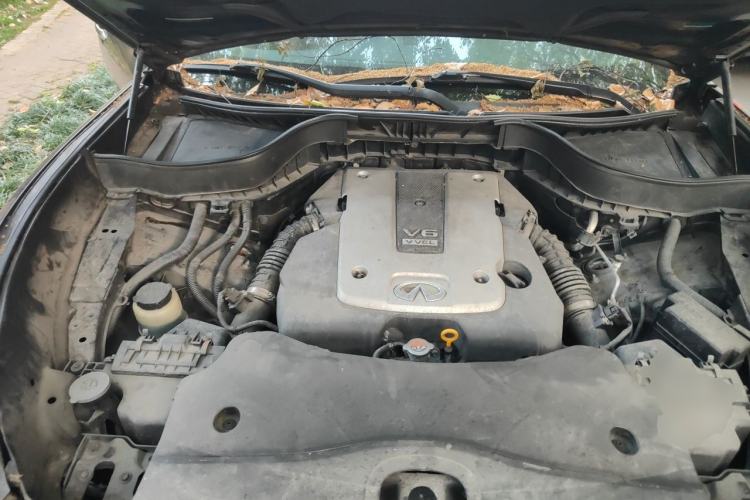 Used Infiniti QX70 2013 3.7L Standard Edition Engine Bay