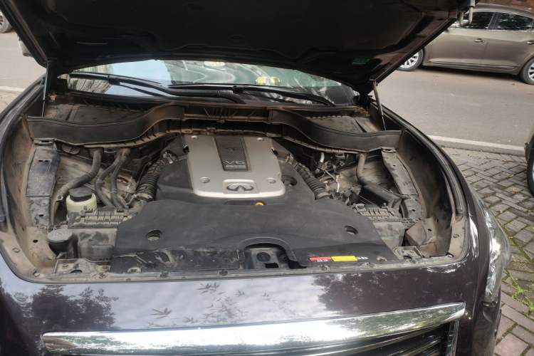 Used Infiniti QX70 2013 3.7L Supreme Edition Engine Bay