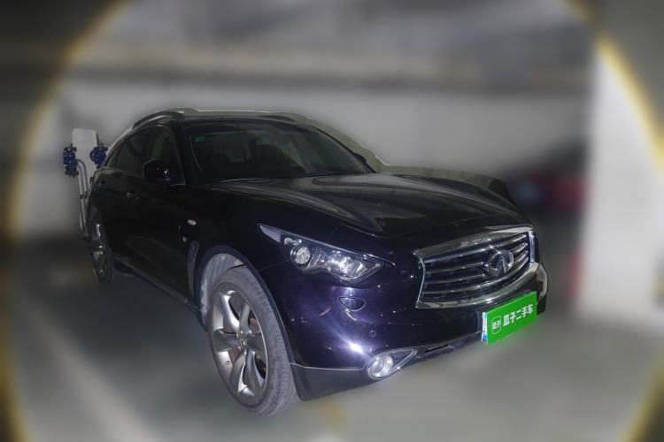 Used Infiniti QX70 2013 3.7L Standard Edition Front Right 45 Deg