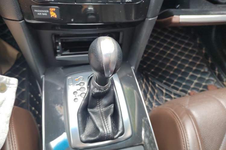 Used Infiniti QX70 2013 3.7L Standard Edition Gear Lever