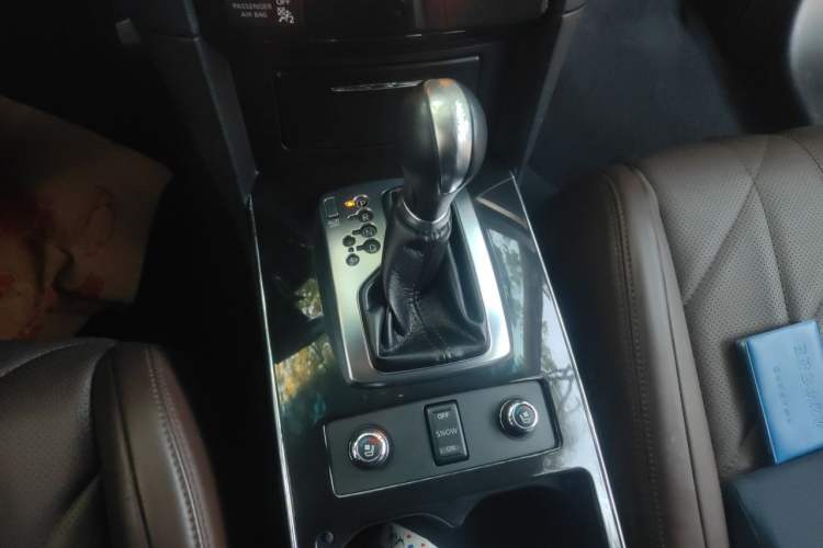 Used Infiniti QX70 2013 3.7L Standard Edition Gear Lever