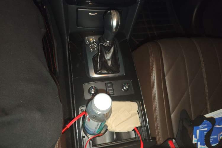Used Infiniti QX70 2013 3.7L Standard Edition Gear Lever