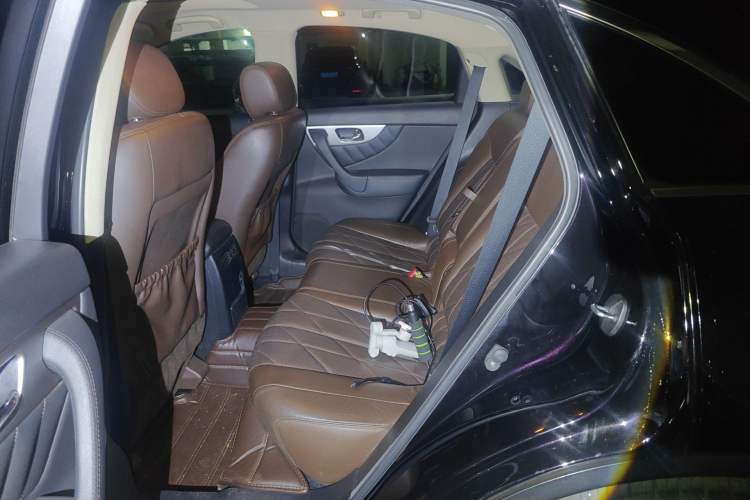 Used Infiniti QX70 2013 3.7L Standard Edition Left Rear Seat