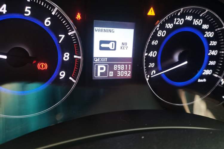 Used Infiniti QX70 2013 3.7L Supreme Edition Odometer Close Up