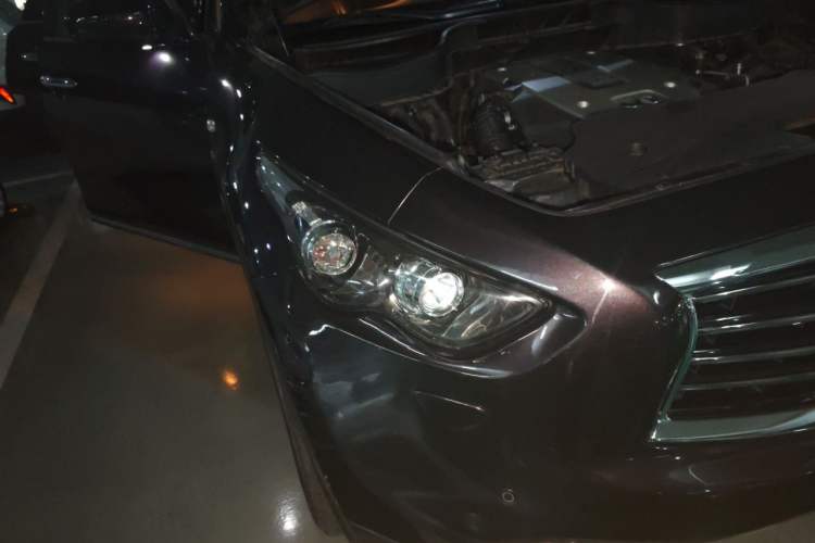Used Infiniti QX70 2013 3.7L Standard Edition Right Front Headlight