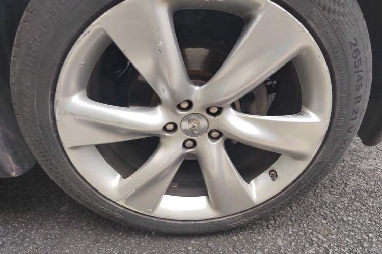Used Infiniti QX70 2013 3.7L Standard Edition Right Front Wheel Hub