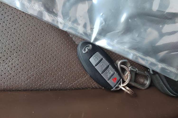 Used Infiniti QX70 2013 3.7L Standard Edition Vehicle Key