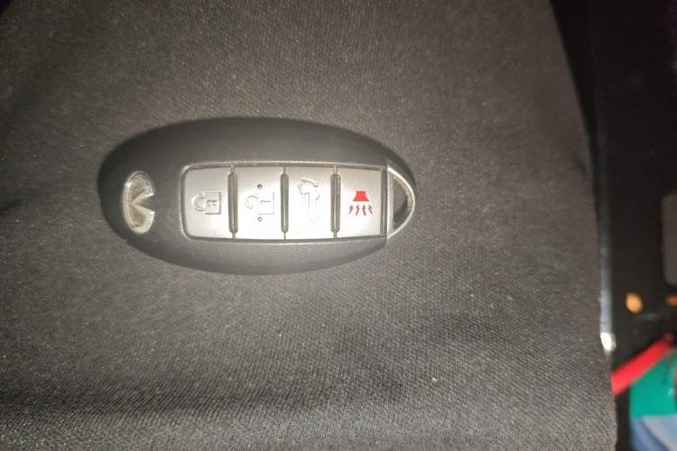 Used Infiniti QX70 2013 3.7L Standard Edition Vehicle Key