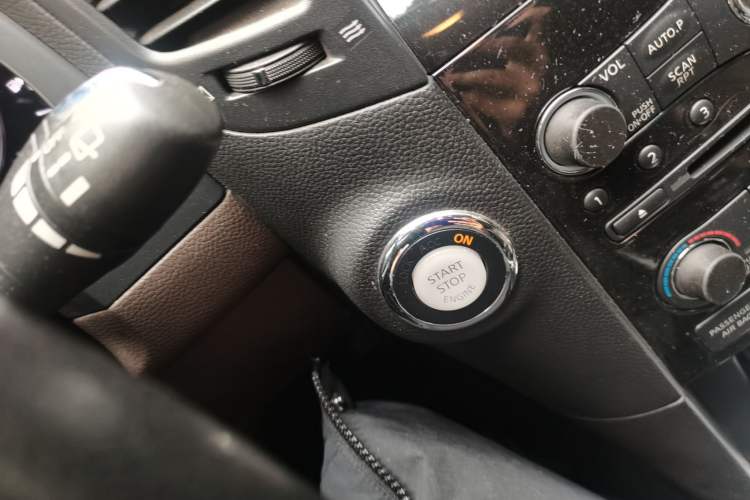 Used Infiniti QX70 2013 3.7L Supreme Edition Vehicle Key