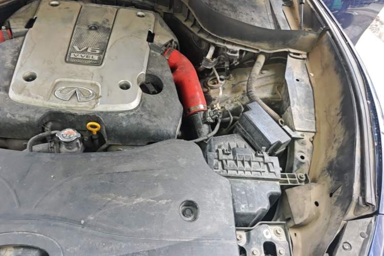 Used Infiniti QX70 2013 3.7L Standard Edition Engine Bay Left