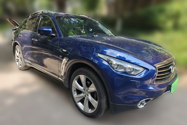 Used Infiniti QX70 2013 3.7L Standard Edition Front Right 45 Deg