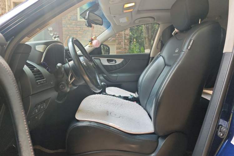 Used Infiniti QX70 2013 3.7L Standard Edition Left Front Seat