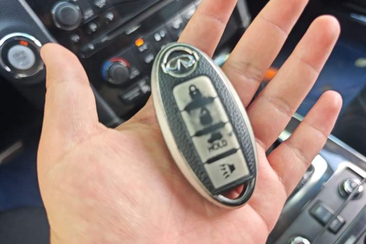 Used Infiniti QX70 2013 3.7L Standard Edition Vehicle Key