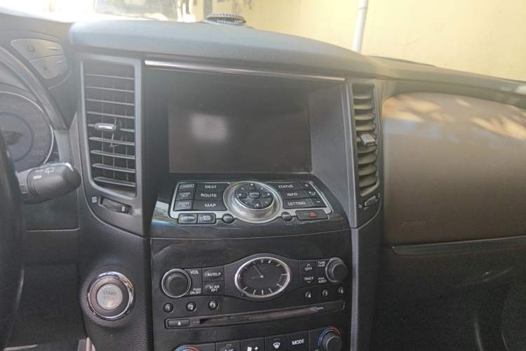 Used Infiniti QX70 2013 3.7L Standard Edition Audio And AC Panel