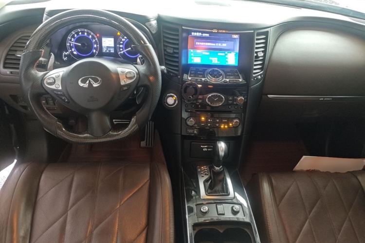 Used Infiniti QX70 2013 3.7L Supreme Edition Center Console