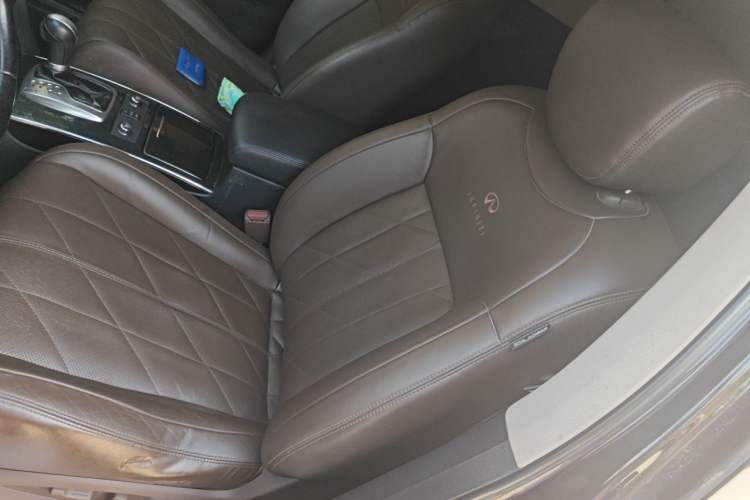 Used Infiniti QX70 2013 3.7L Standard Edition Driver Seat