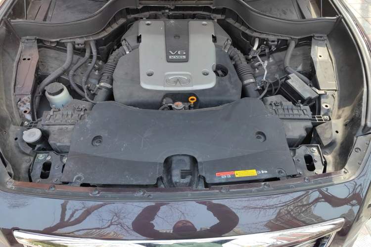 Used Infiniti QX70 2013 3.7L Supreme Edition Engine Bay