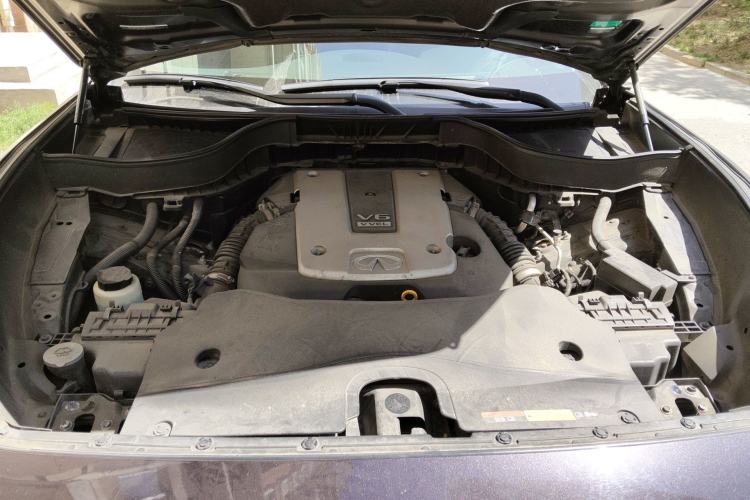 Used Infiniti QX70 2013 3.7L Standard Edition Engine Bay
