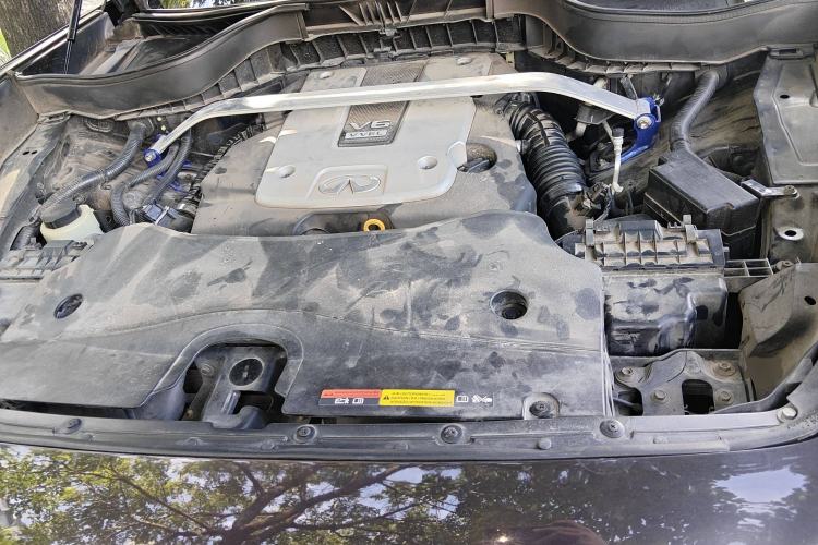 Used Infiniti QX70 2013 3.7L Supreme Edition Engine Bay