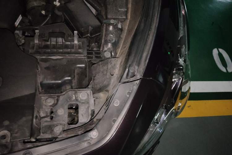 Used Infiniti QX70 2013 3.7L Standard Edition Engine Bay Left