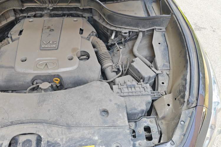 Used Infiniti QX70 2013 3.7L Standard Edition Engine Bay Left