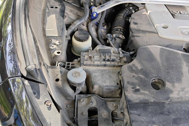Used Infiniti QX70 2013 3.7L Supreme Edition Engine Bay Right
