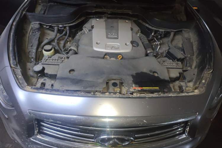 Used Infiniti QX70 2013 3.7L Standard Edition Engine Bay
