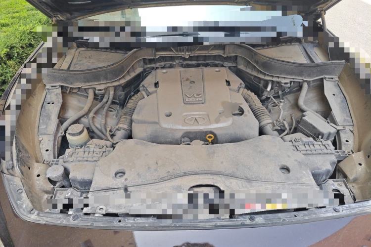 Used Infiniti QX70 2013 3.7L Standard Edition Engine Bay