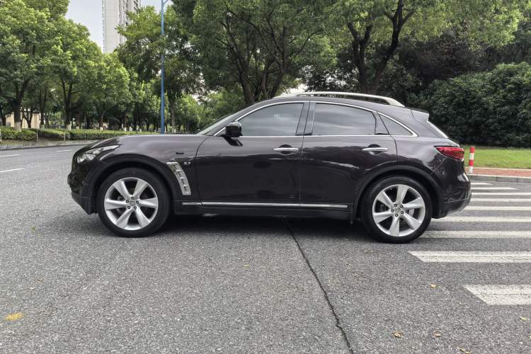 Used Infiniti QX70 2013 3.7L Supreme Edition Exterior 2