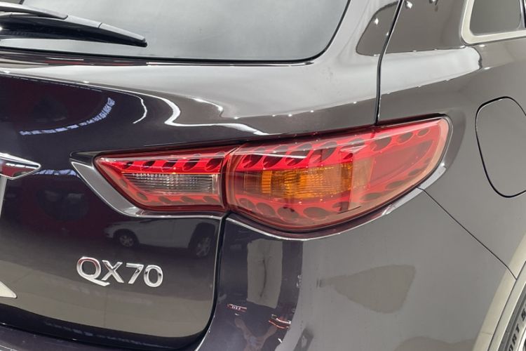 Used Infiniti QX70 2013 3.7L Standard Edition Exterior 3