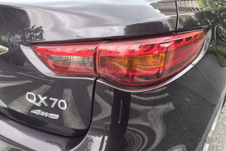 Used Infiniti QX70 2013 3.7L Supreme Edition Exterior 4