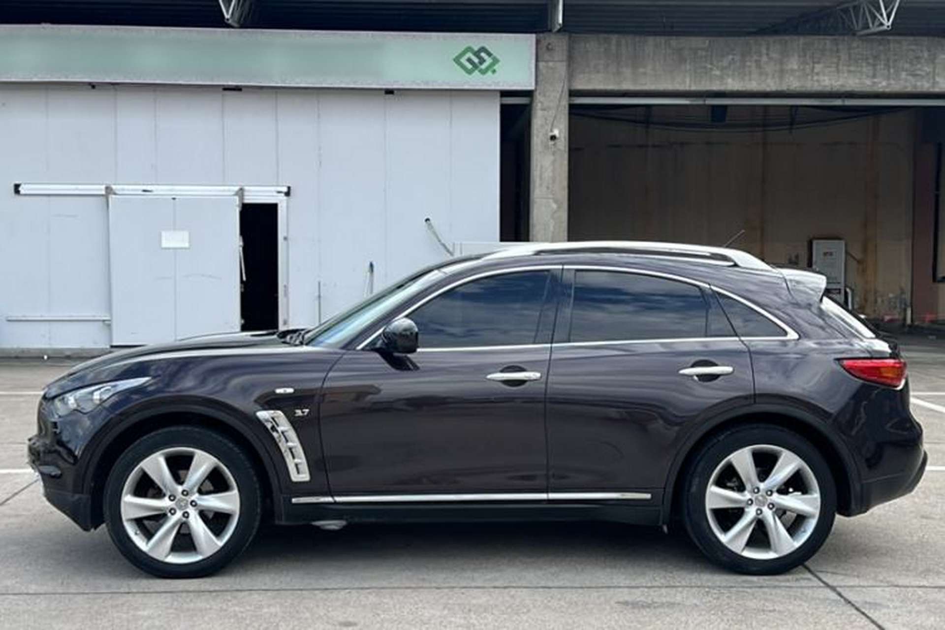 Used Infiniti QX70 2013 3.7L Standard Edition Exterior 9