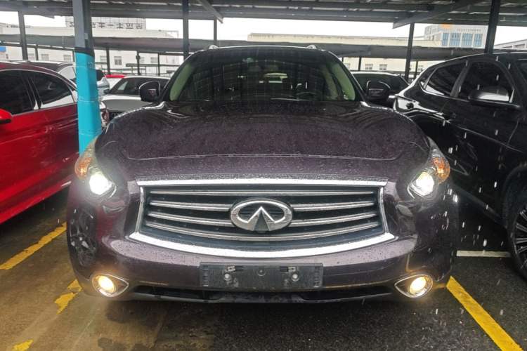 Used Infiniti QX70 2013 3.7L Supreme Edition Front