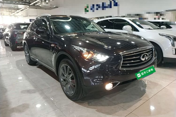 Used Infiniti QX70 2013 3.7L Supreme Edition Front Right 45 Deg