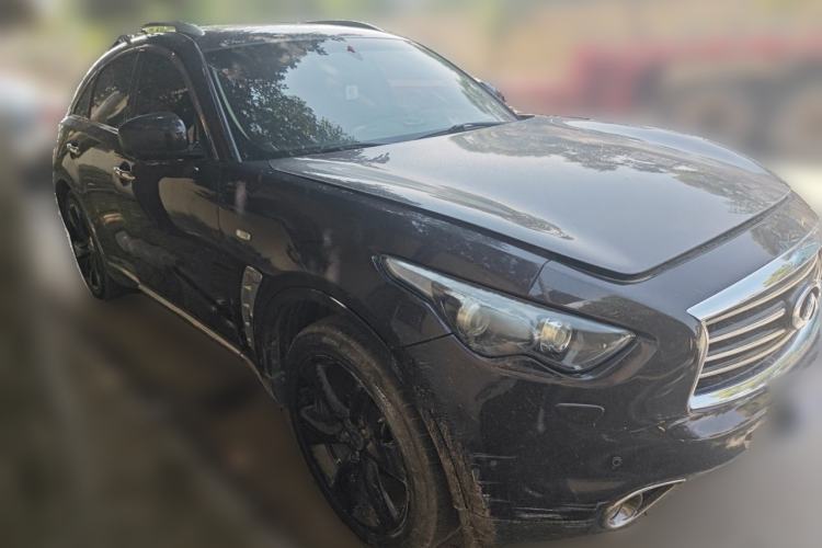 Used Infiniti QX70 2013 3.7L Standard Edition Front Right 45 Deg