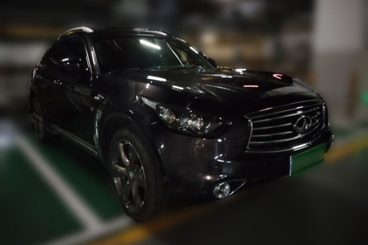 Used Infiniti QX70 2013 3.7L Standard Edition Front Right 45 Deg