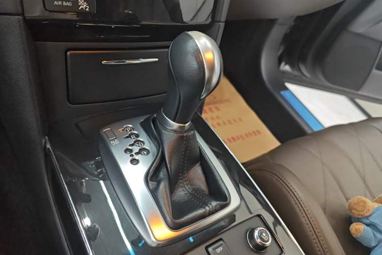 Used Infiniti QX70 2013 3.7L Standard Edition Gear Lever