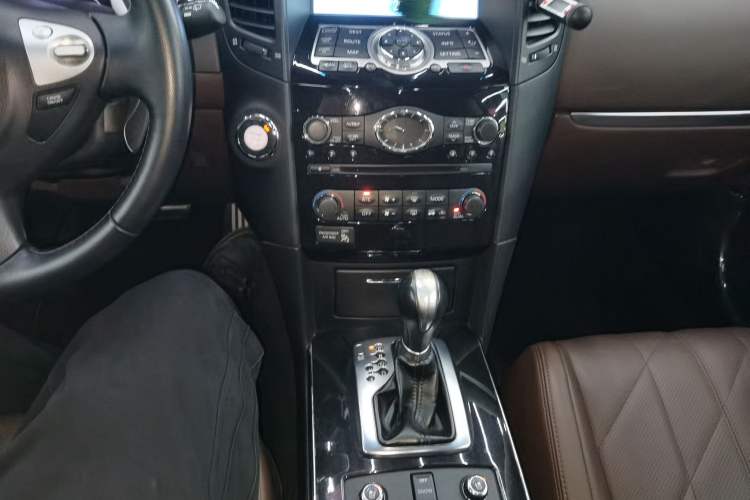 Used Infiniti QX70 2013 3.7L Standard Edition Gear Lever